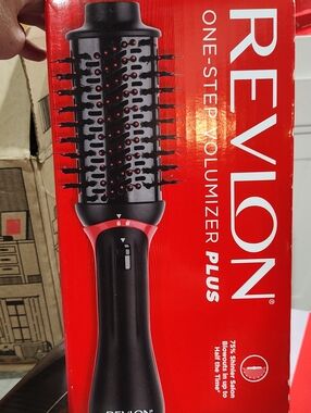 Revlon One Step Volumizer Plus NEW